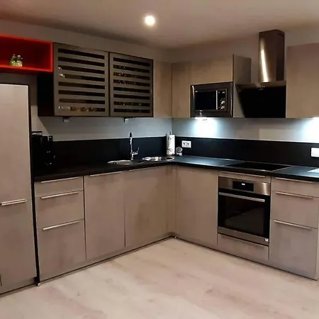 Apartmán 4 *